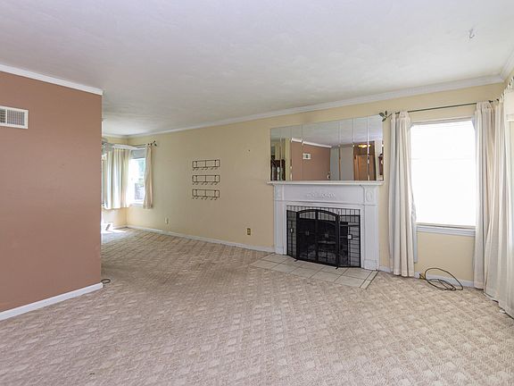 607 W Broadway Ave-105