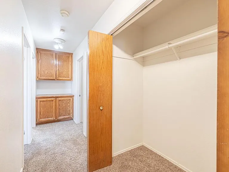 6940 Quezon Ave — Photo 17