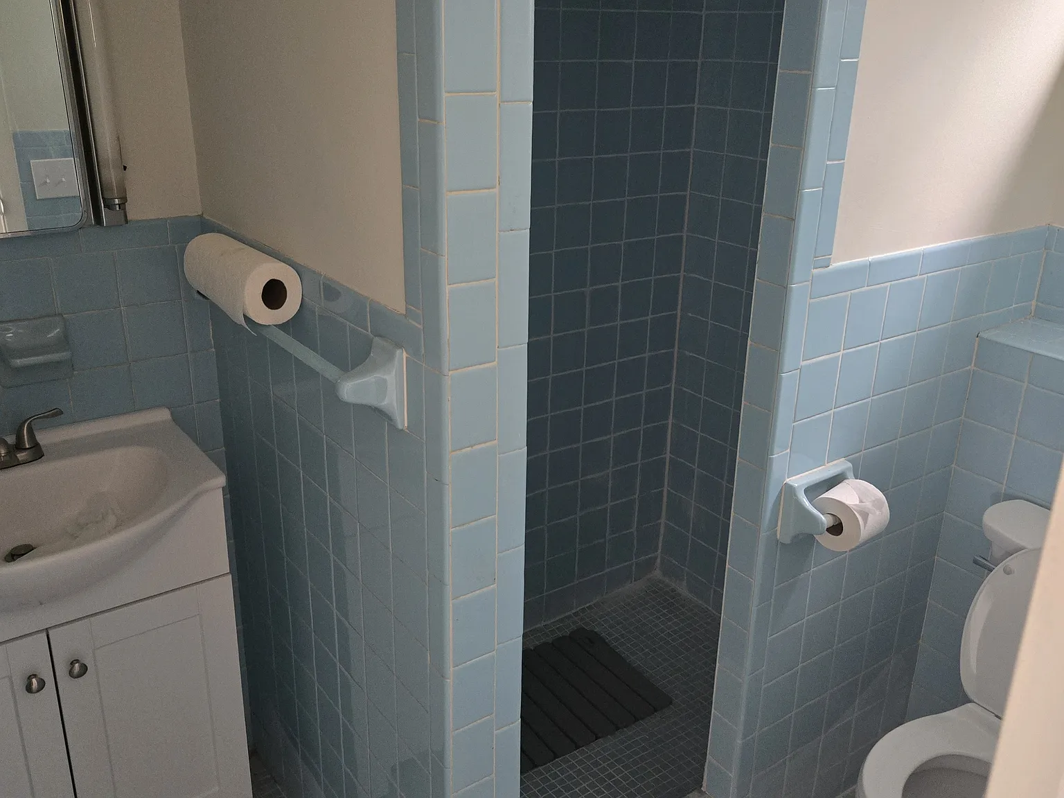 2 bed, 1200 sqft, $2,300 — Photo 3