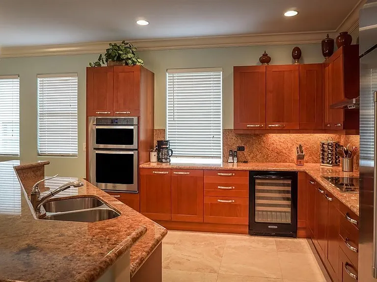 3035 Riomar St — Photo 12