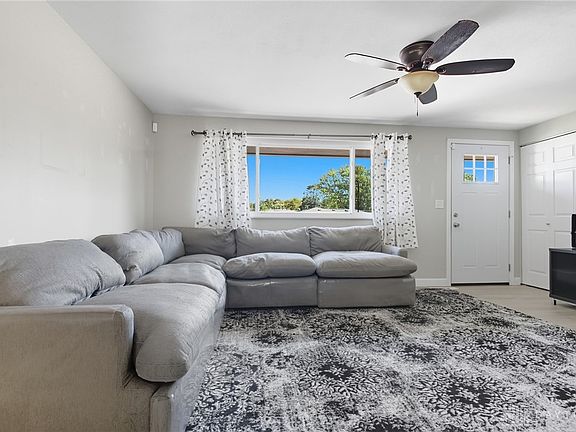 3rd image of 7003 Bascombe Dr