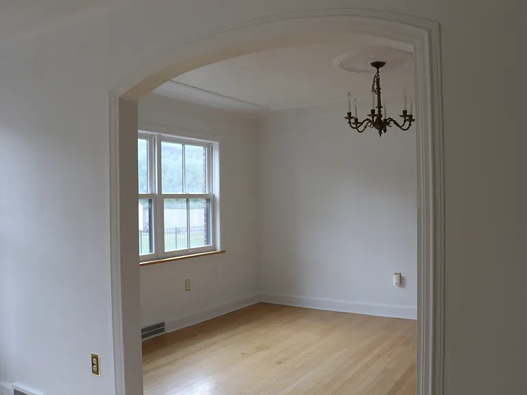 221 Green Ave #LWR — Photo 2