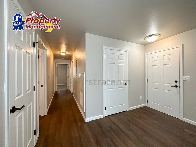 10022 W Garverdale Ln #102 — Photo 9
