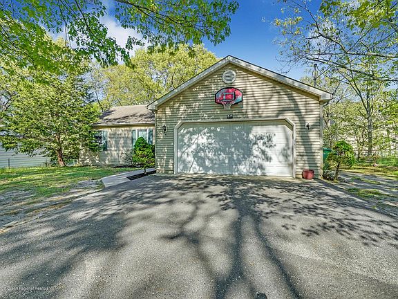 4th image of 145 Shady Lane Dr