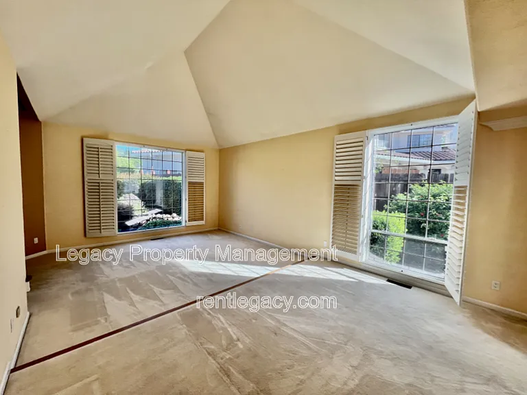 2552 Cotswold Hill Dr — Photo 10