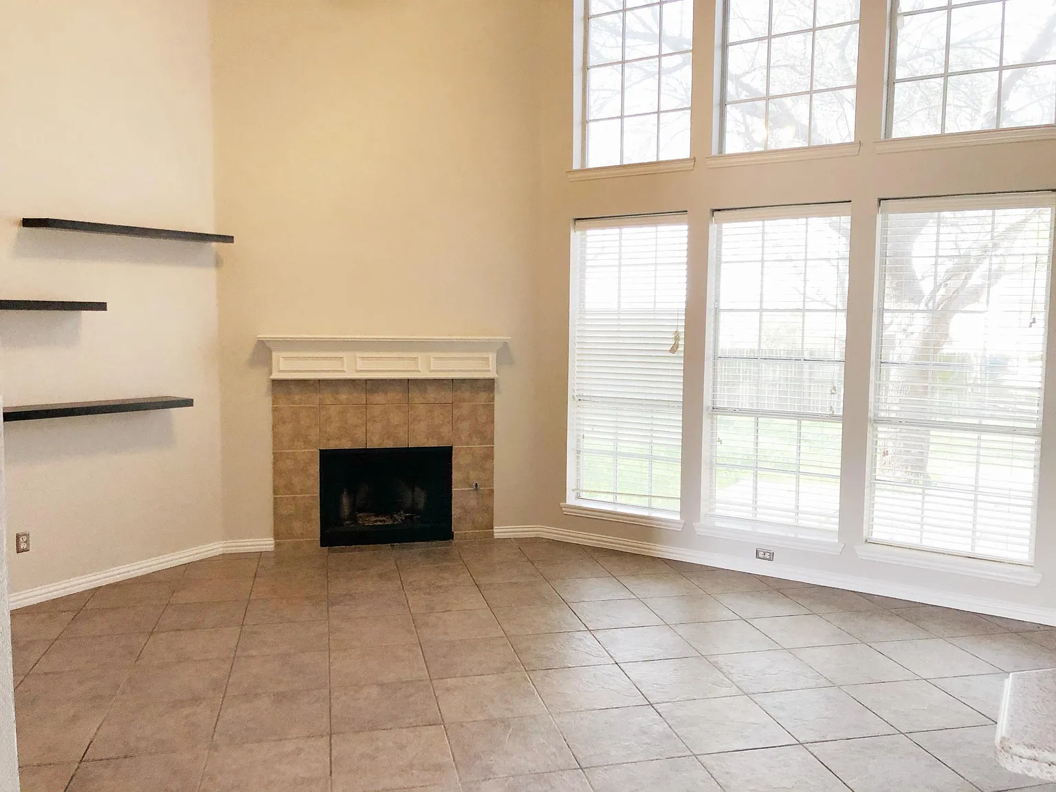 4 bed, 3.5 bath, 3023 sqft, $3,050 — Photo 3