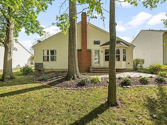 5th image of 476 Northwoods Dr
