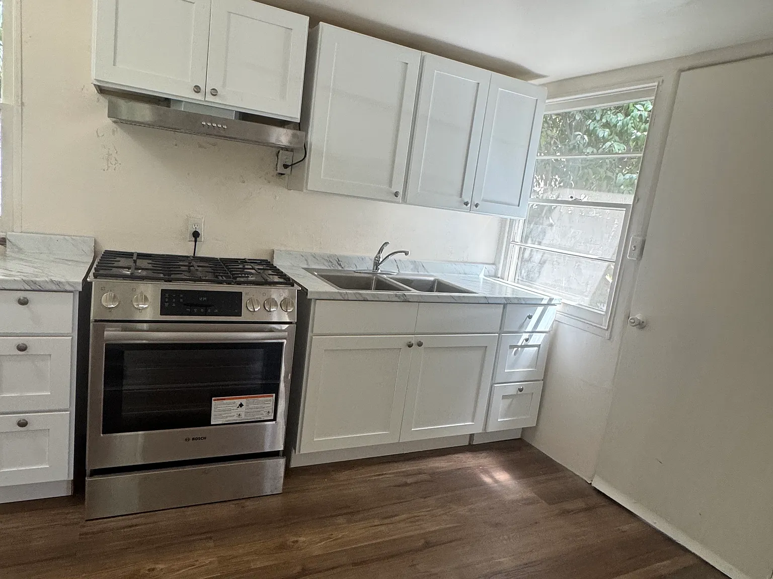 1 bed, 700 sqft, $2,500 — Photo 3
