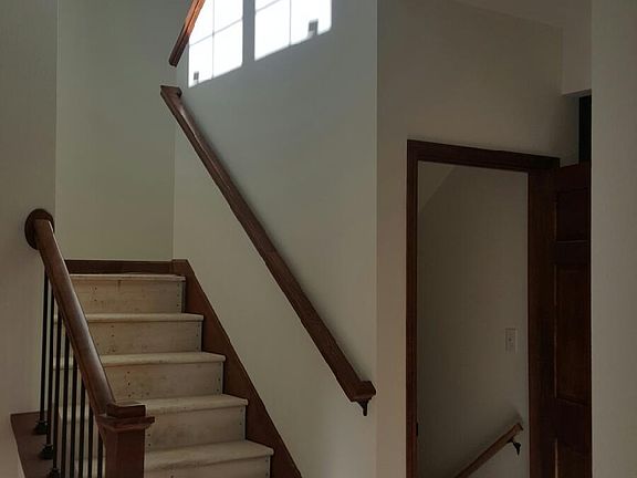 3rd image of 2901 Berkshire Dr