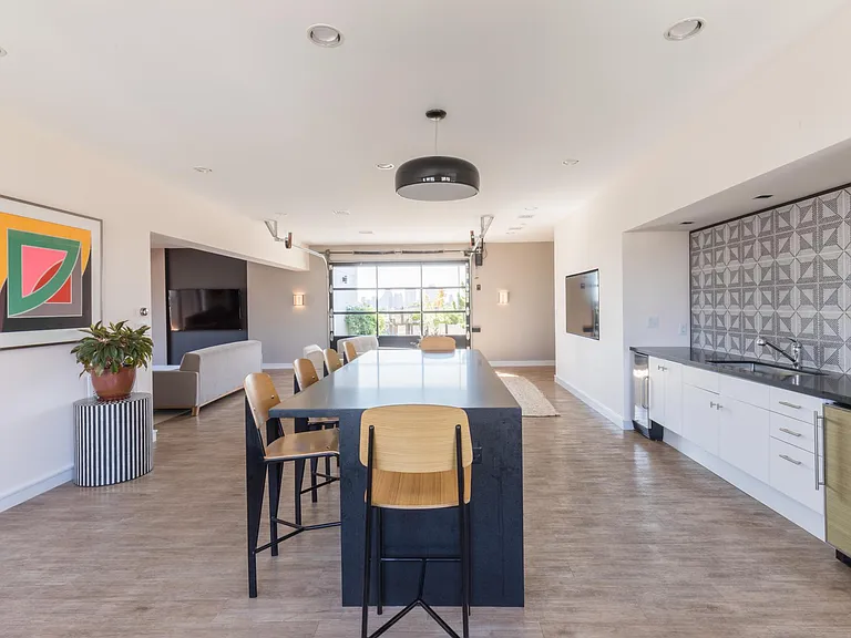 Charles & Co Resident Lounge