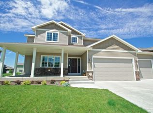 633 Prairie Grass Rd, Oregon, WI 53575
