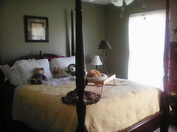 4th image of 213 Meadow Hts