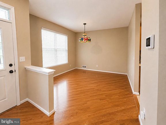 4th image of 50 Briarwood Dr