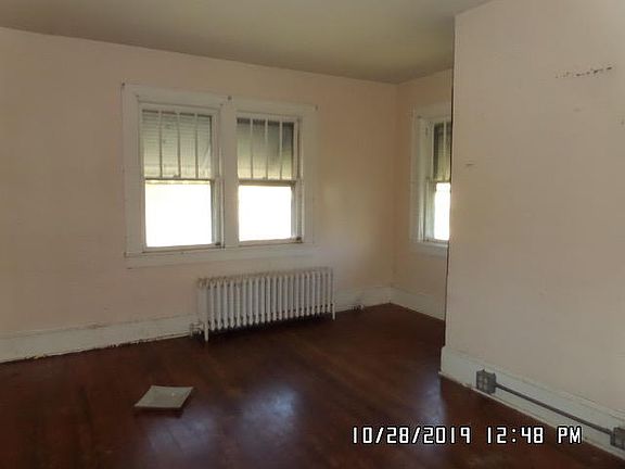 3rd image of 1533 Aspen St NW