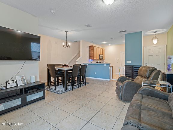5th image of 6073 BARTRAM VILLAGE Drive