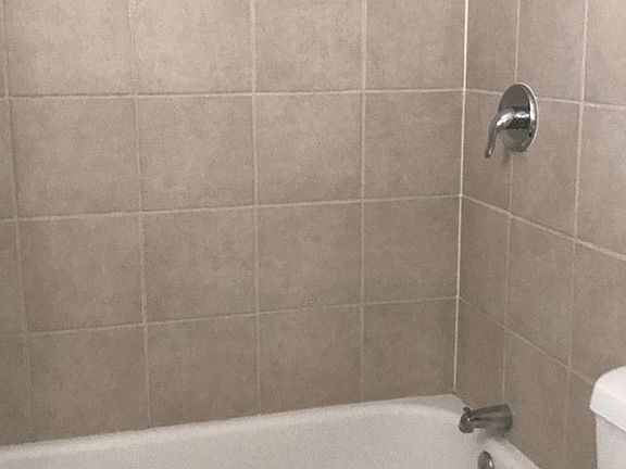 5th image of 2947 N 39th St APT 09