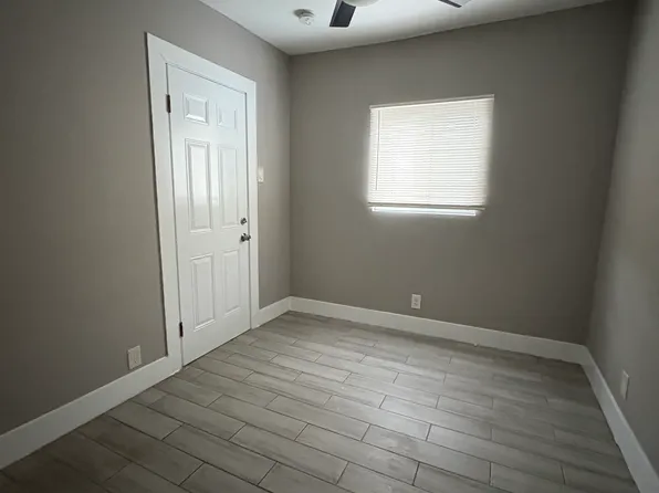 1136 Hoffman Ave, Long Beach, CA