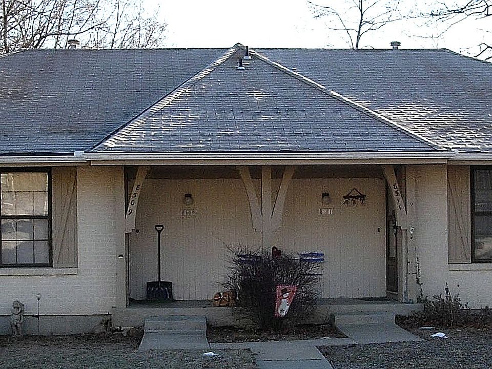 Duplex - West view at 8511 Robinson St., OPKS