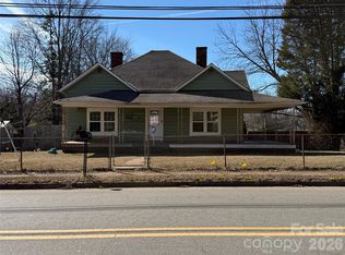 1818 N Rankin Ave, Newton, NC 28658