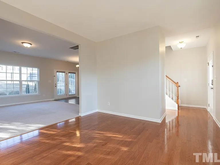 401 Wellspring Dr — Photo 2