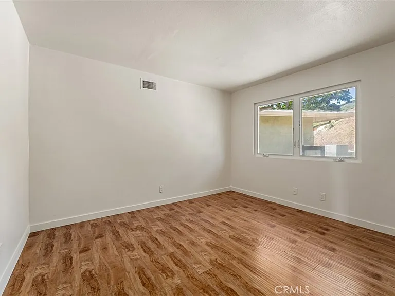 23932 Flores Ave — Photo 17