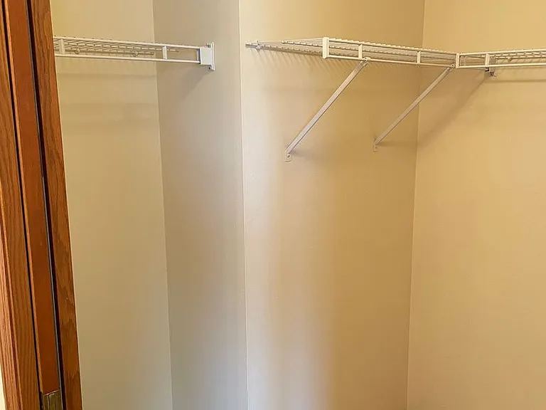 Door Creek Apartments — Photo 28