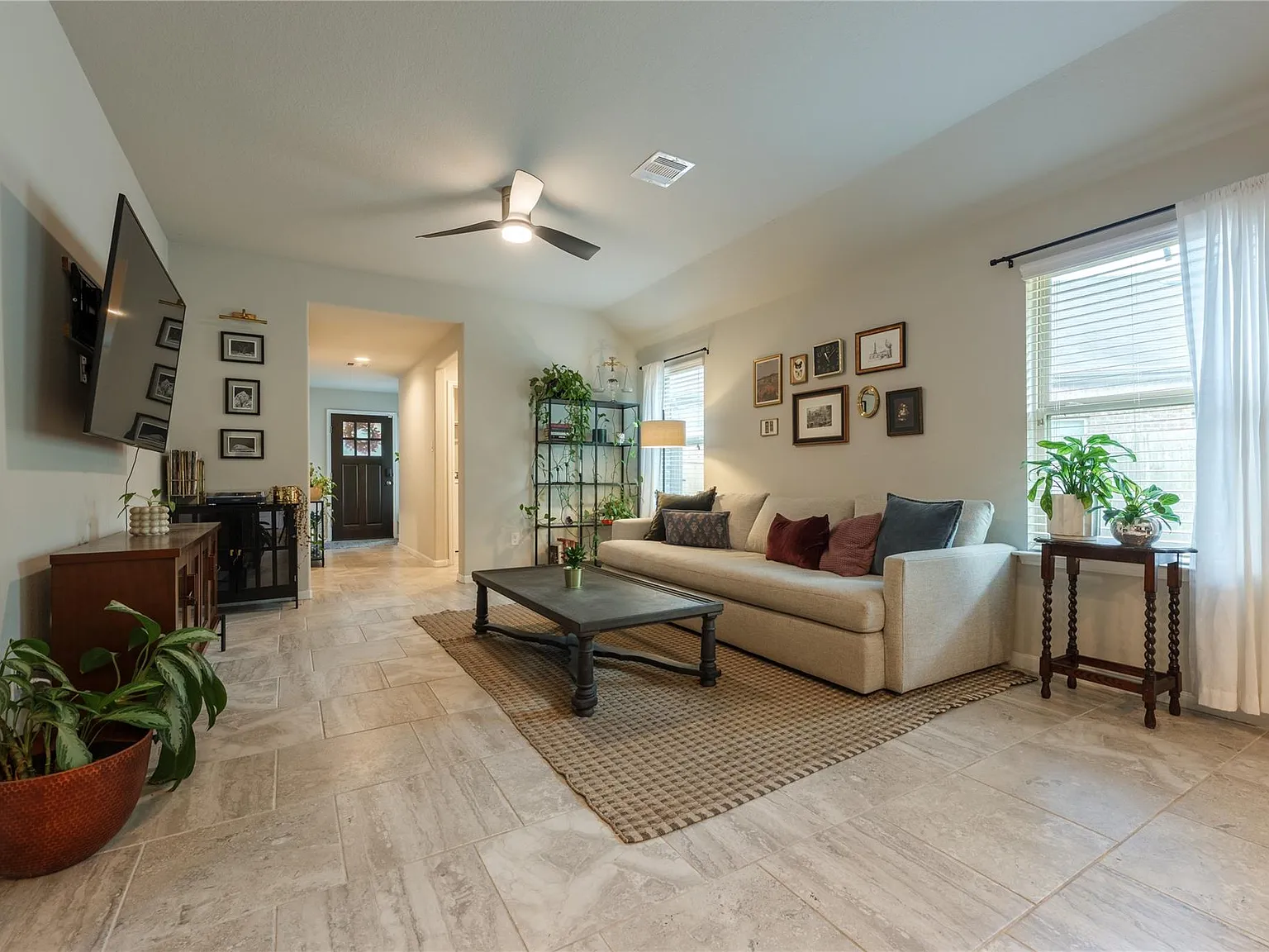 3 bed, 2.0 bath, 1508 sqft, $2,550 — Photo 3