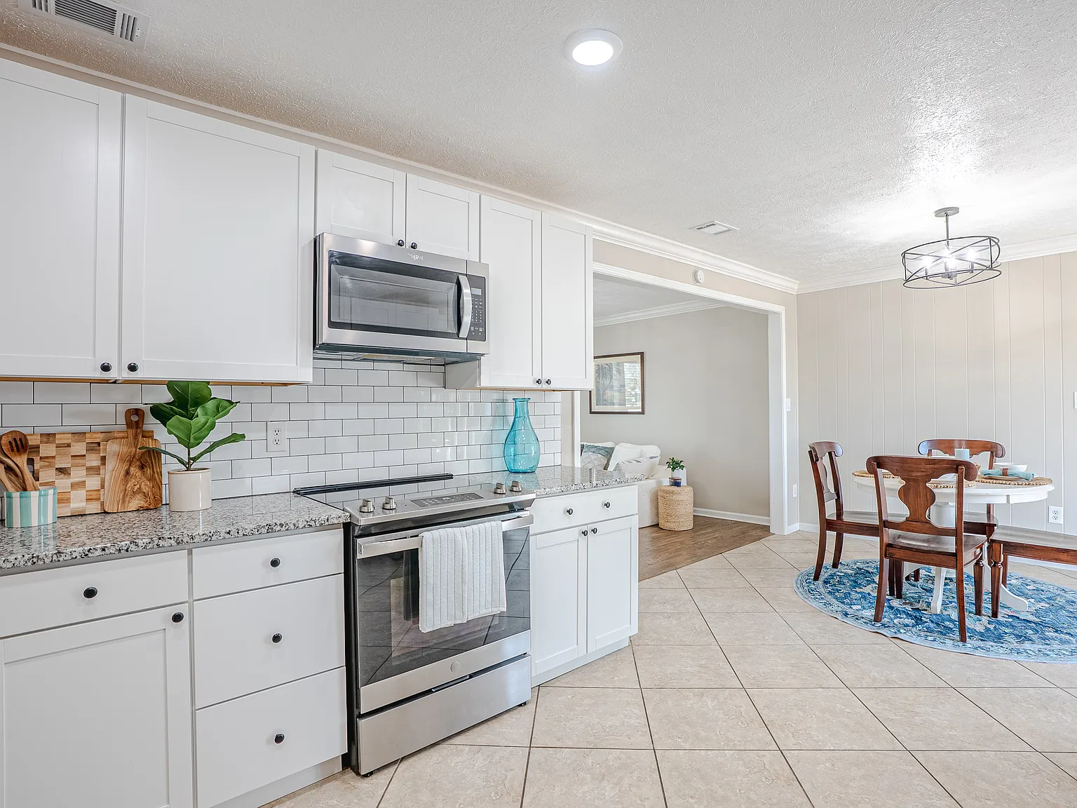 2 bed, 1.5 bath, 1109 sqft, $2,000 — Photo 3