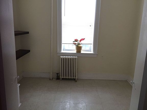 4th image of 2547 38th St APT 3