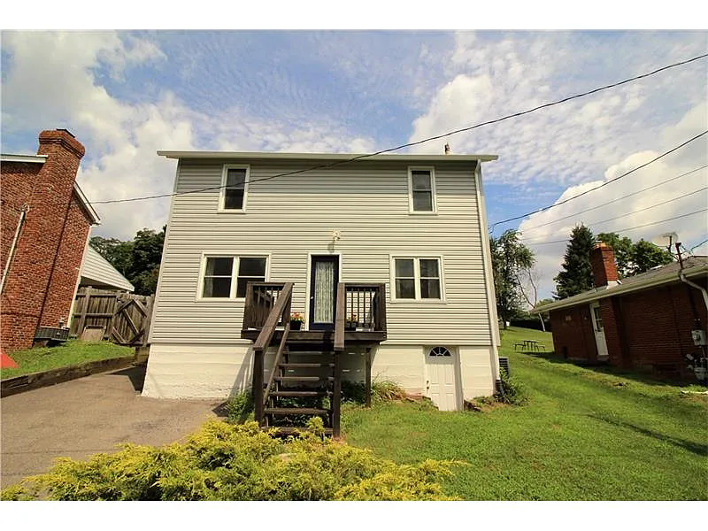 6440 Churchill Rd photo 1