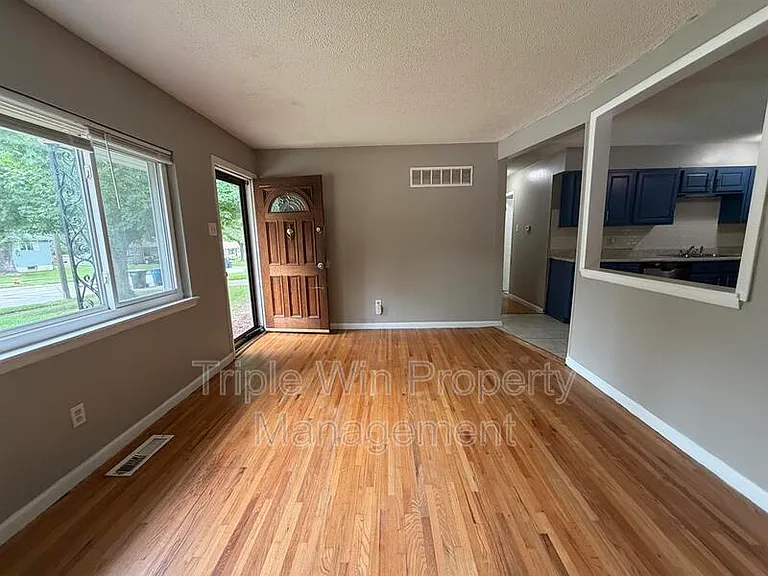 714 Undercliff Dr — Photo 7