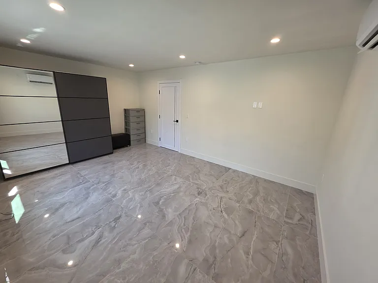 525 Stanford Rd — Photo 10