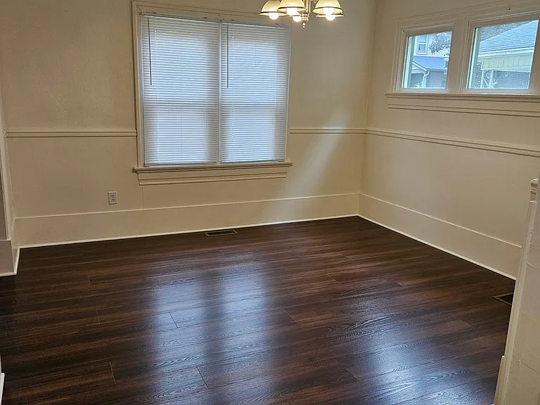 637 Creighton Ave — Photo 5