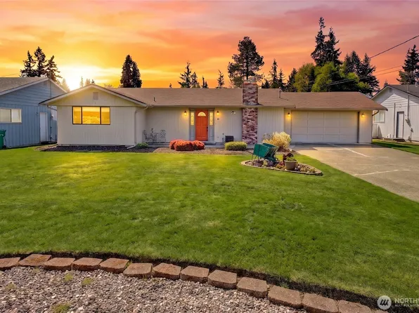 310 Prestwick Drive, Camano Island, WA 98282