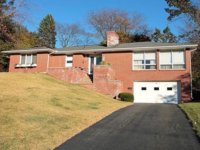 180 Michigan Ave, Holyoke, MA, 01040