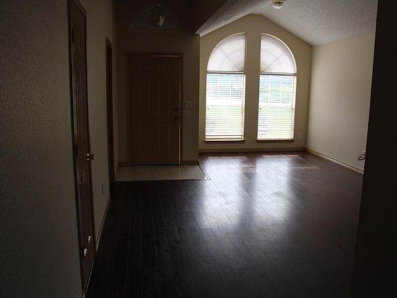 3rd image of 601 Blair Dr
