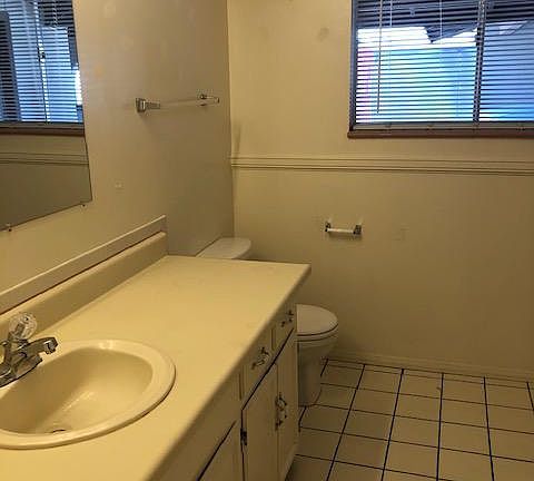 3rd image of 2528 N Fontana Ave #G