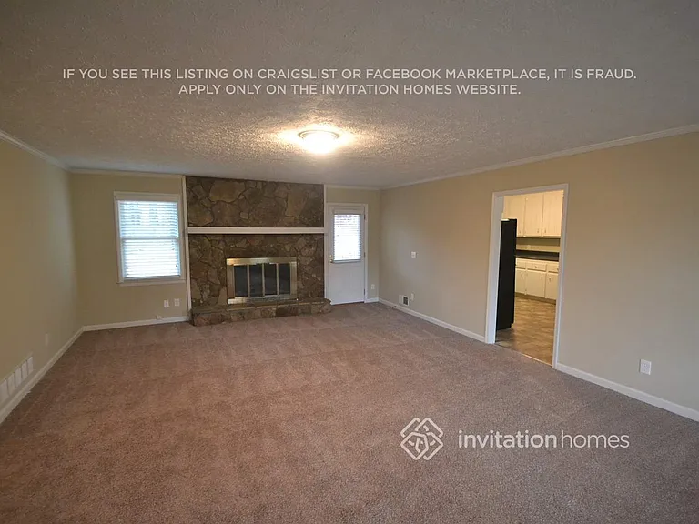2887 Country Ln NW — Photo 2