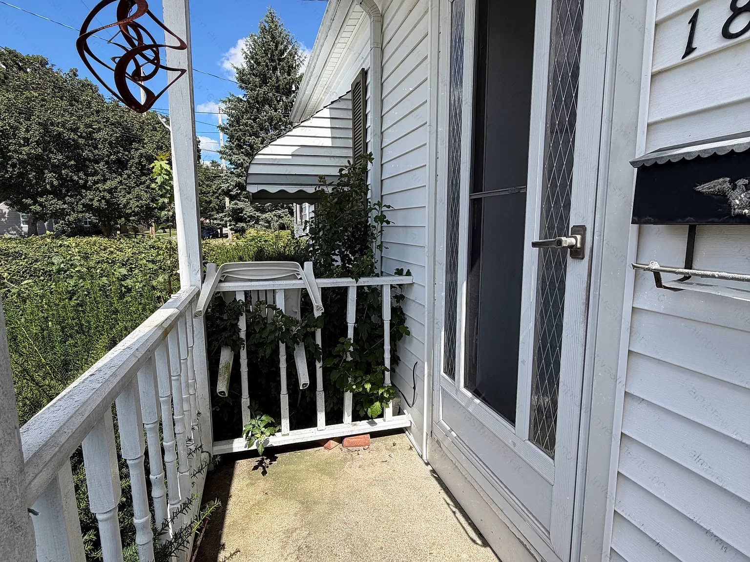 3 bed, 1120 sqft, $1,700 — Photo 2