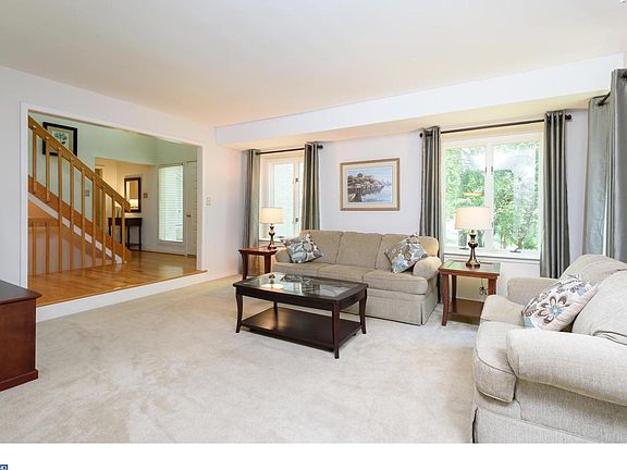 4th image of 106 Brierley Ct