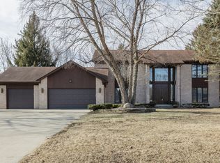 2760 Acacia Ct S, Buffalo Grove, IL 60089