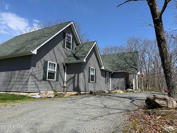 2nd image of 801 Maple Ridge Ct
