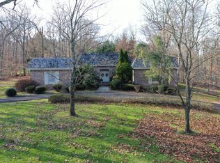 809 Pond Brook Rd, Franklin Lakes, NJ 07417