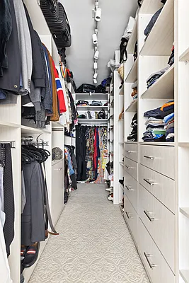 Sold by Compass | media 26