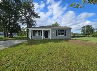 408 Sam Millis Dr, Sneads Ferry, NC 28460