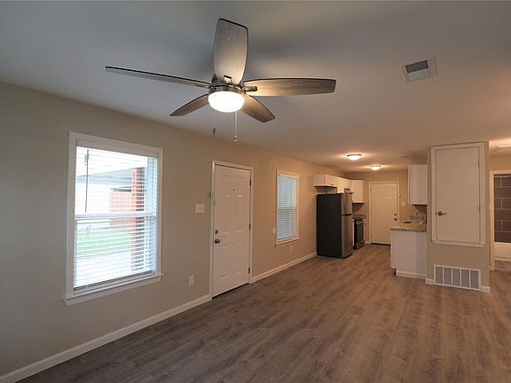 5th image of 223 Southwood Dr