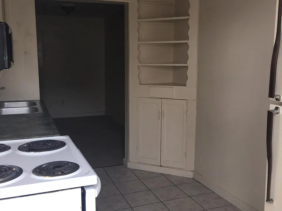 Downstairs kitchen