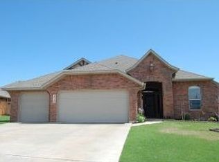 2516 SE 10th Ct, Moore, OK 73160