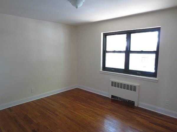 1st image of 600 Tysens Ln
