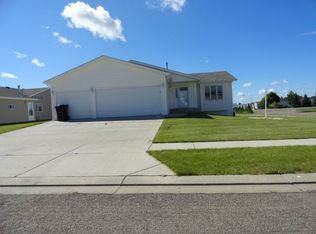 4977 Fairfax Loop, Bismarck, ND 58503
